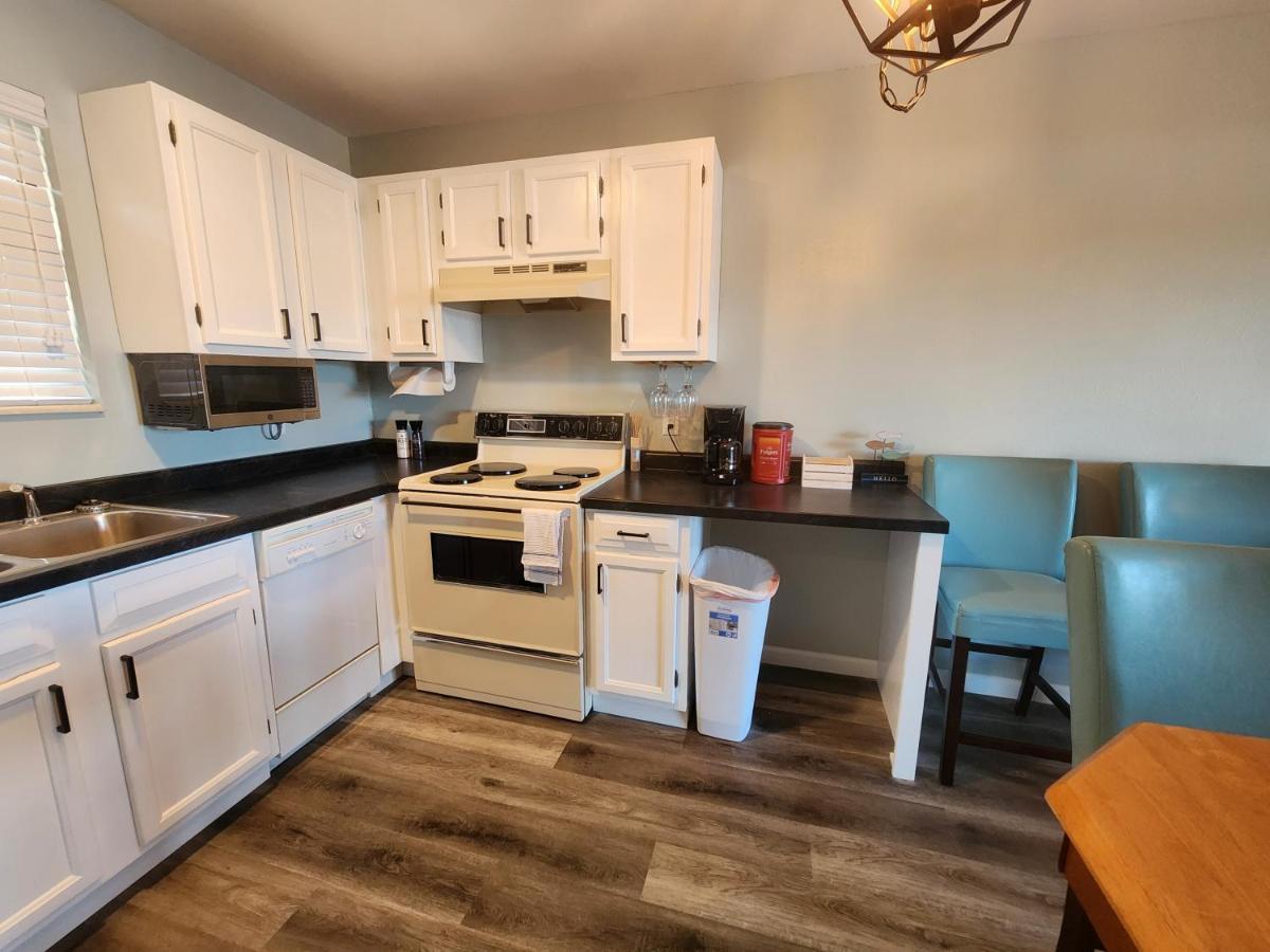 Lakefront Condo With A View Osage Beach Buitenkant foto