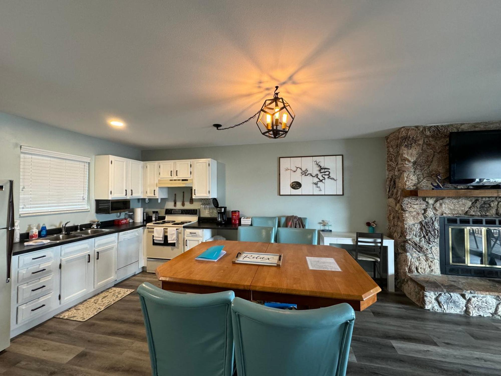 Lakefront Condo With A View Osage Beach Buitenkant foto