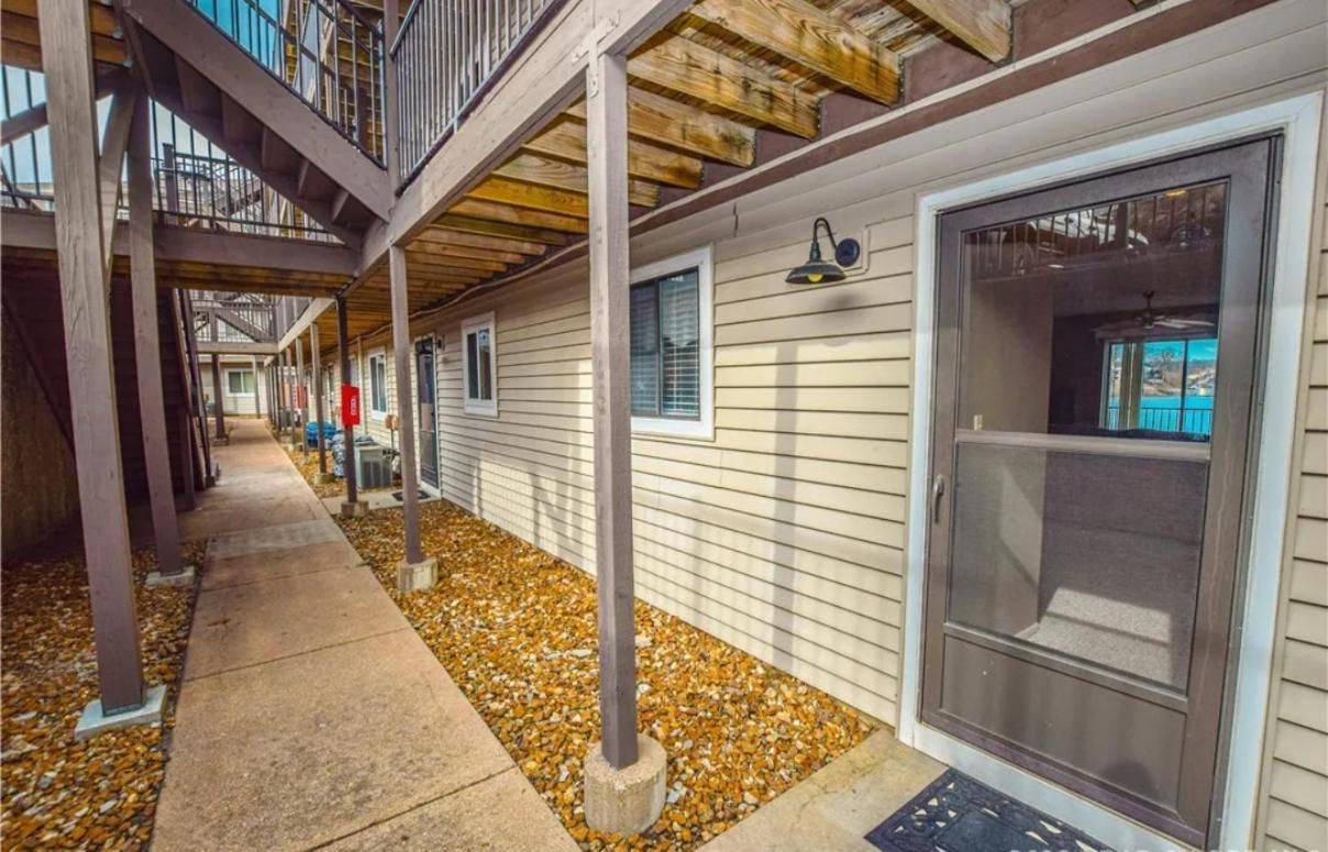 Lakefront Condo With A View Osage Beach Buitenkant foto