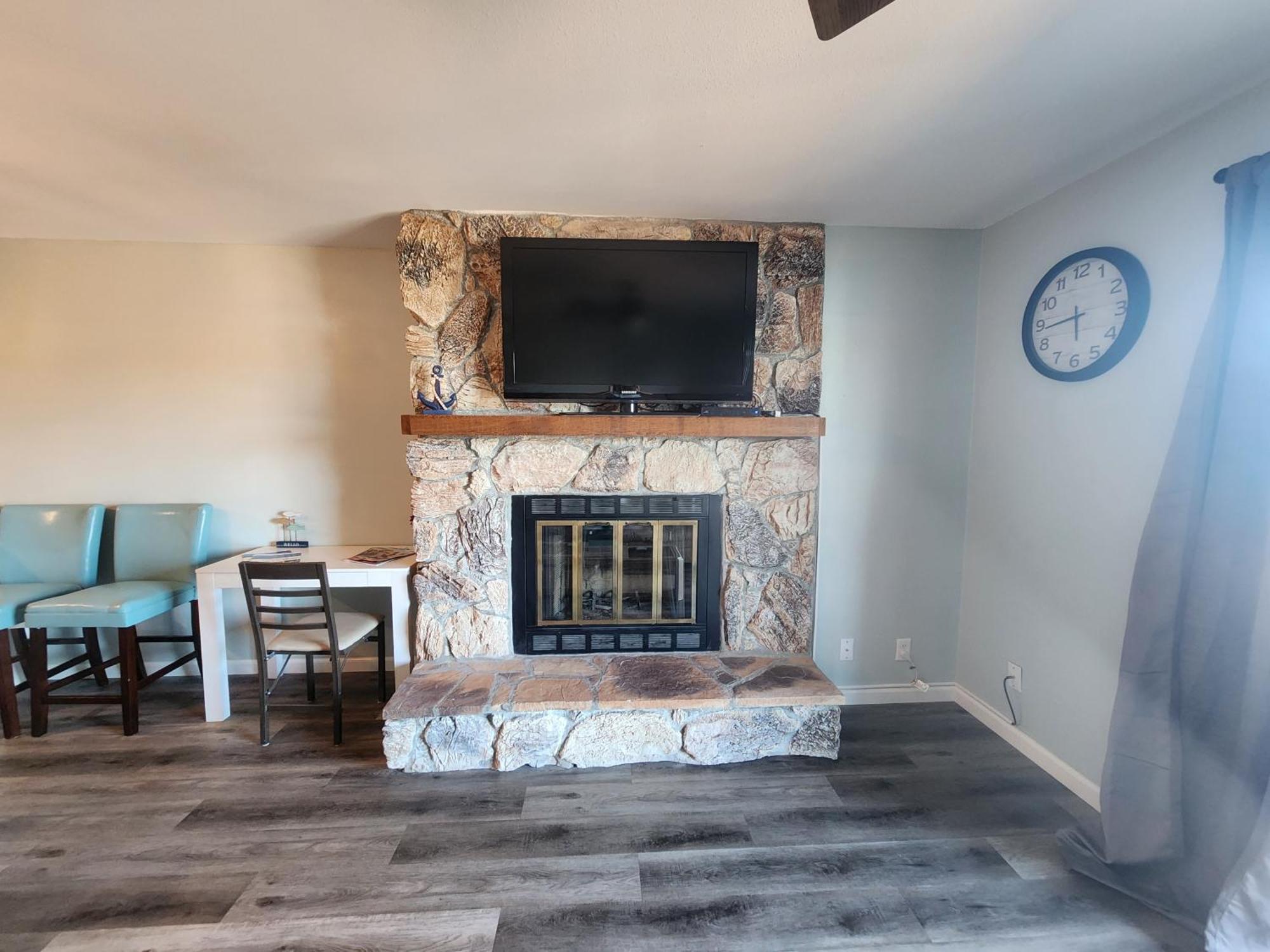 Lakefront Condo With A View Osage Beach Buitenkant foto
