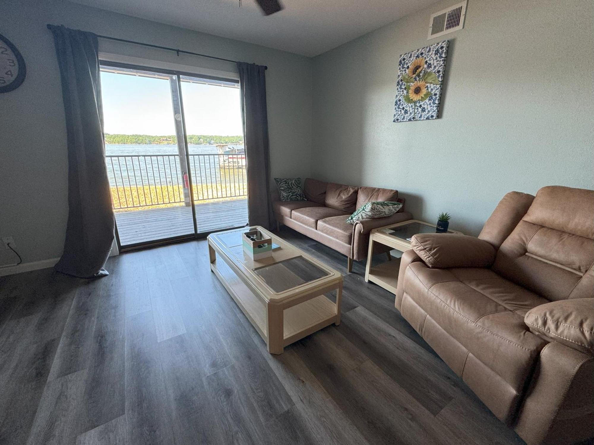 Lakefront Condo With A View Osage Beach Buitenkant foto